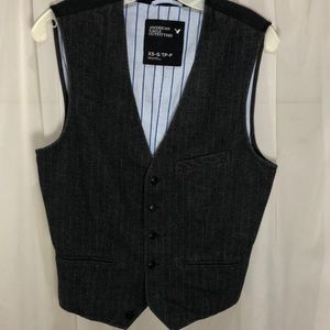 Men’s American Eagle vest dark grey pin stripe small